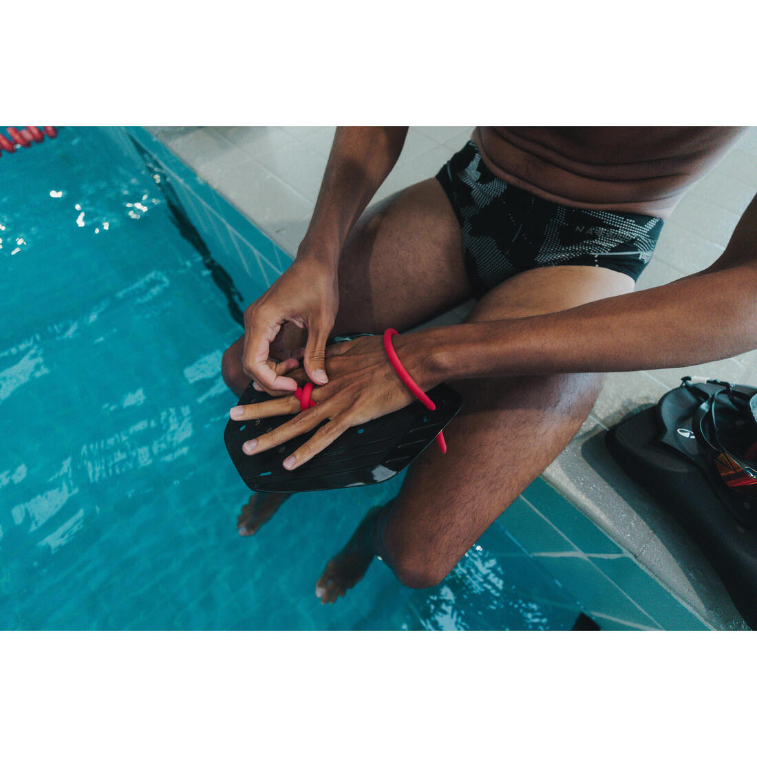 Plaquettes de natation taille L, noir rouge