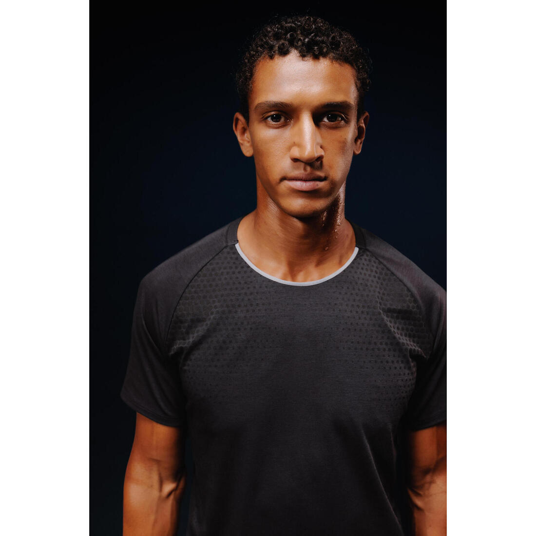 T-shirt cross training performance manches courtes homme, noir et gris