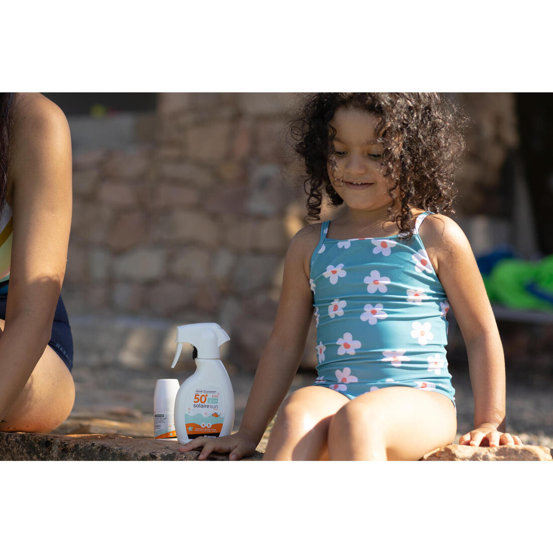 Maillot de bain bébé fille une pièce rose avec imprimé fruits