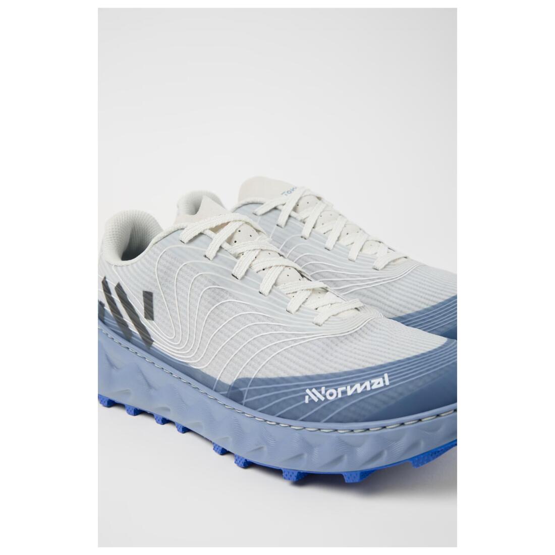Chaussures de trail de la marque NNORMAL