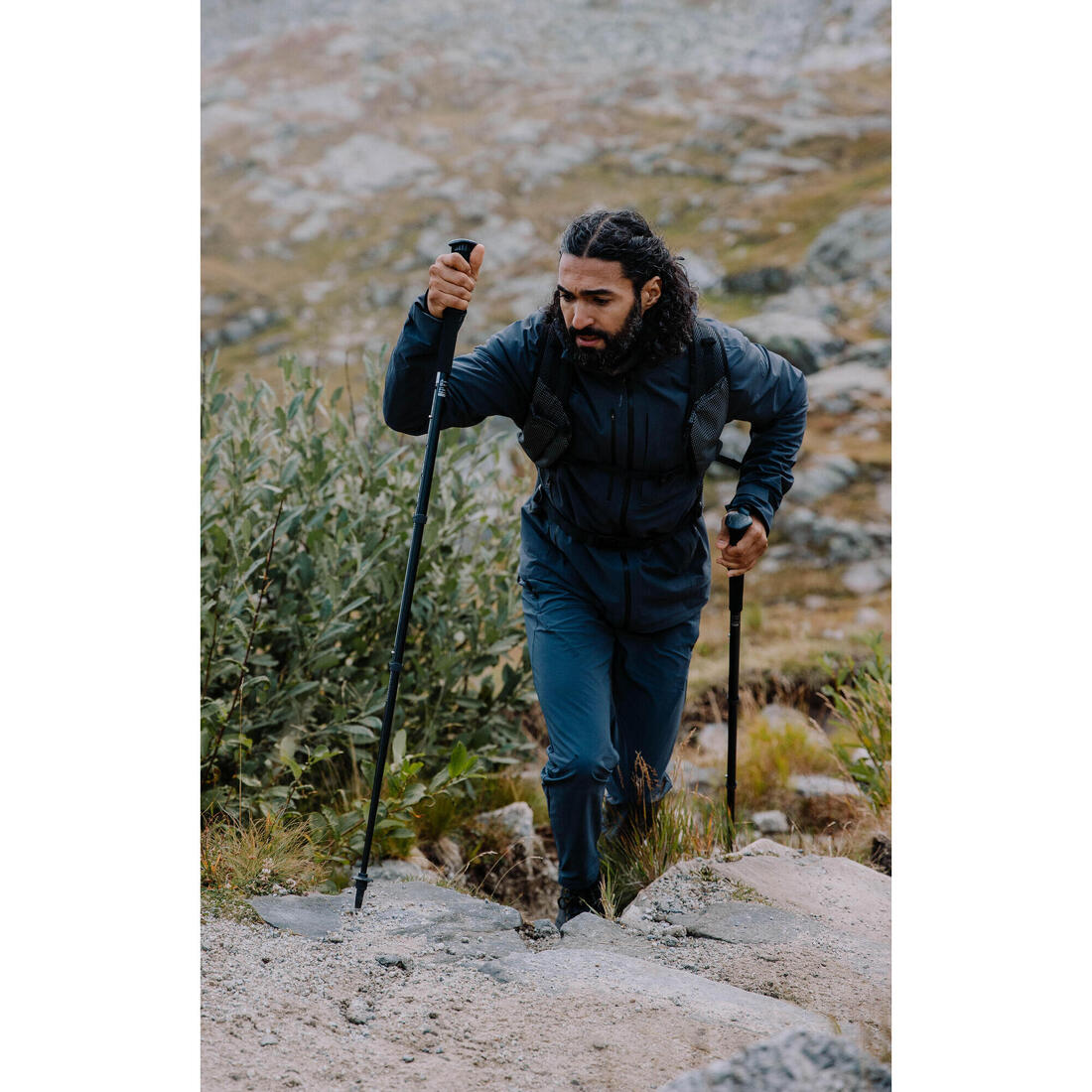 Veste de randonnée imperméable et légère homme, MH900