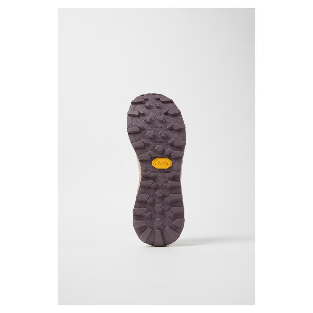 Chaussures de trail de la marque NNORMAL