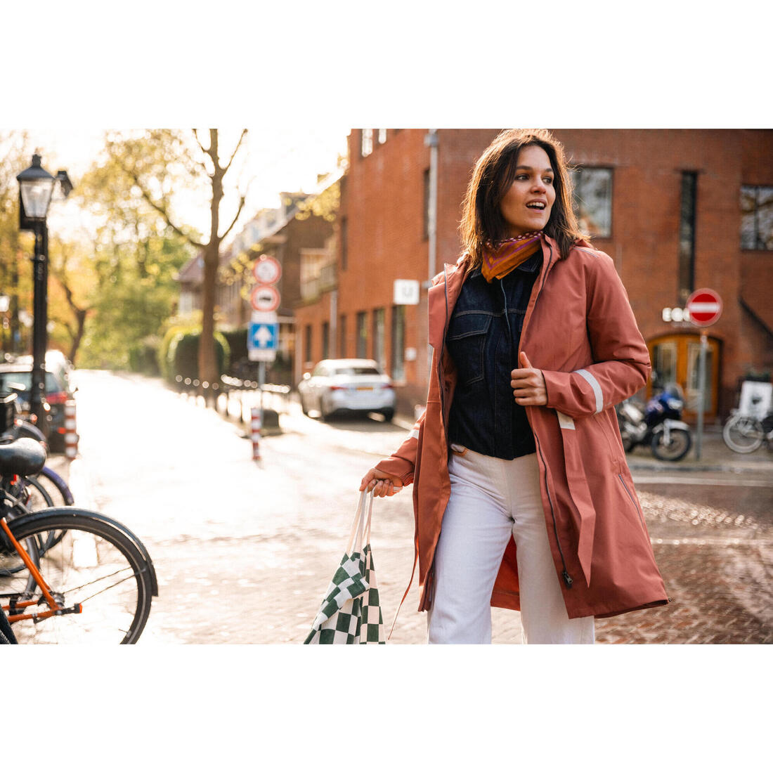 Trench femme imperméable avec capuche - vélo ville