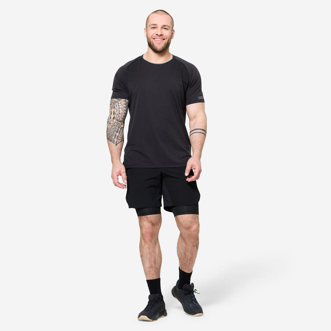 T-shirt cross training performance manches courtes homme, noir et gris