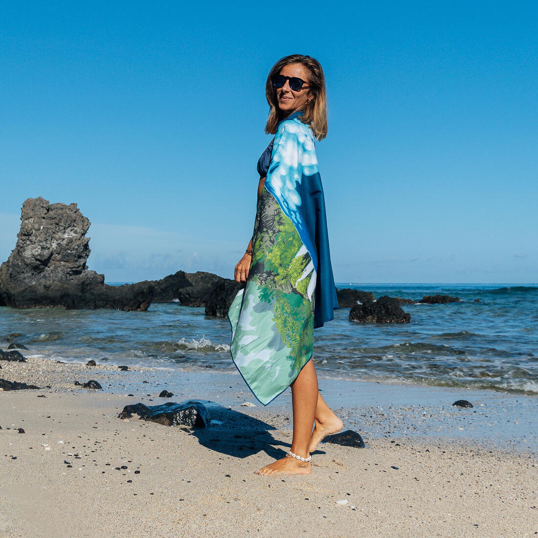 Cette serviette recyclée et nomade reflète bien La Réunion avec toutes ses merve