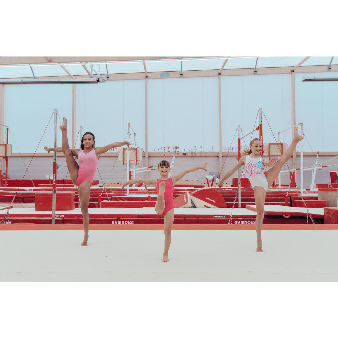 Justaucorps gym sans manches, col rond Fille - JSM 540 noir à paillettes