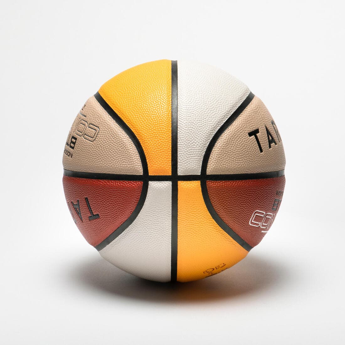 Ballon de basket BT500 taille 7 Marron Fiba garçon et homme à partir de 13 ans.