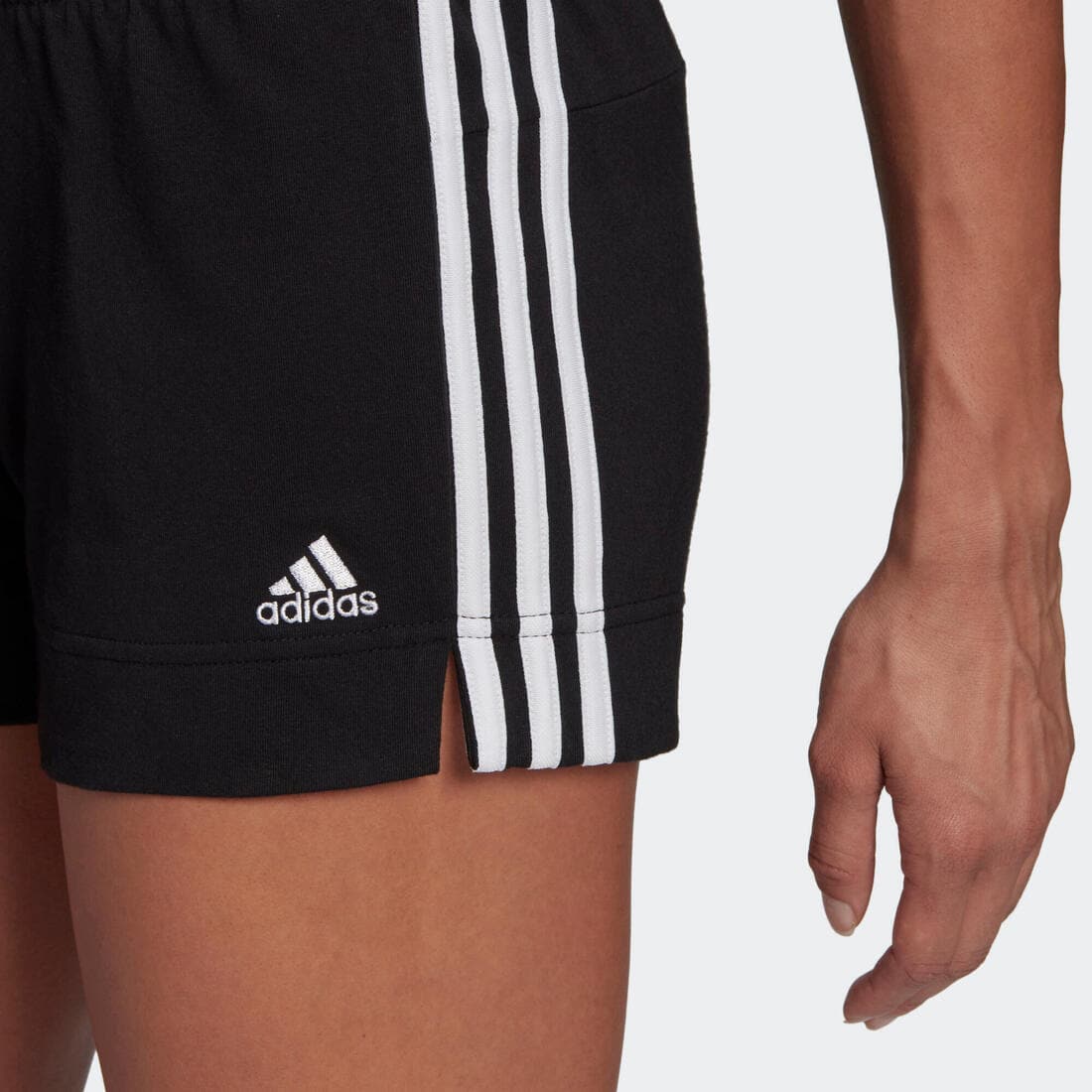 SHORT DE FITNESS SOFT TRAINING ADIDAS FEMME noir