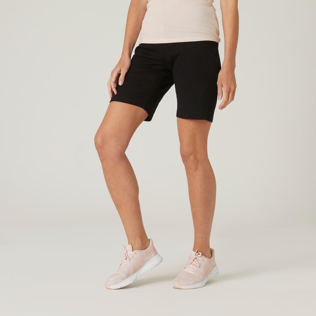 Short droit Fitness Femme avec poches - 500 Noir