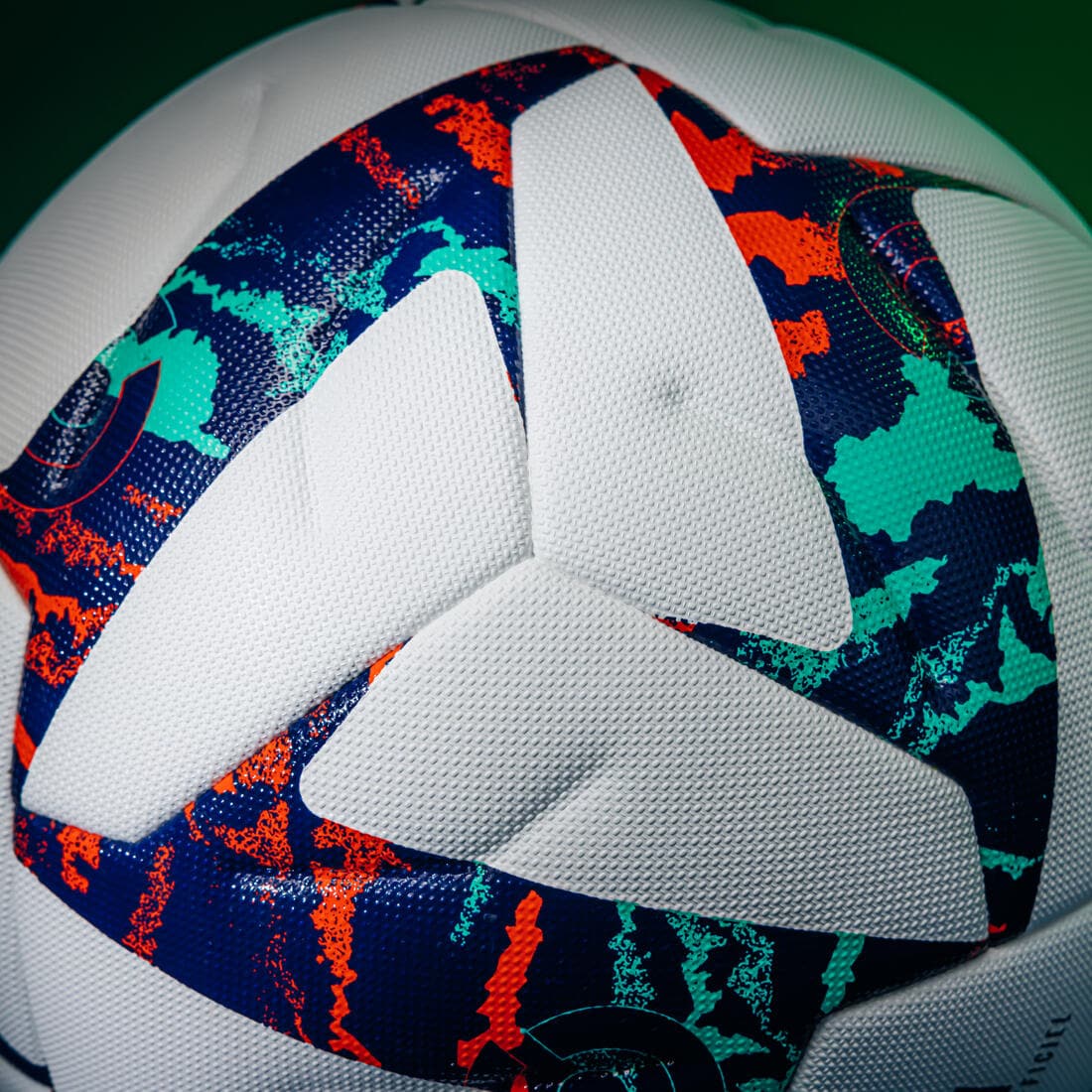 BALLON DE FOOTBALL LIGUE 2 BKT OFFICIEL MATCH BALL 2022 AVEC BOÎTE