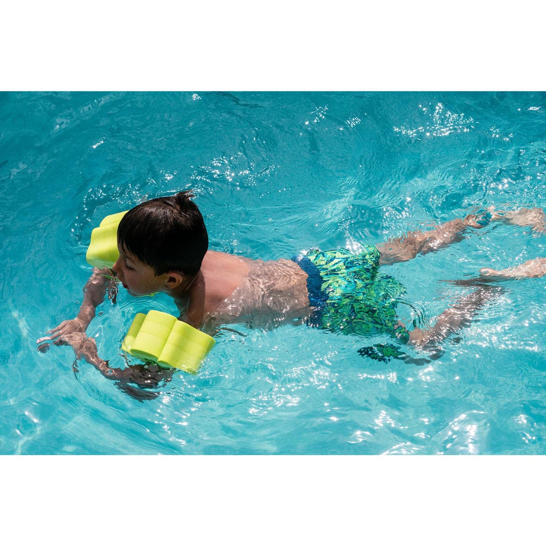 Brassards piscine en mousse vert avec sangle élastiquée pour enfant de 15-30 kg