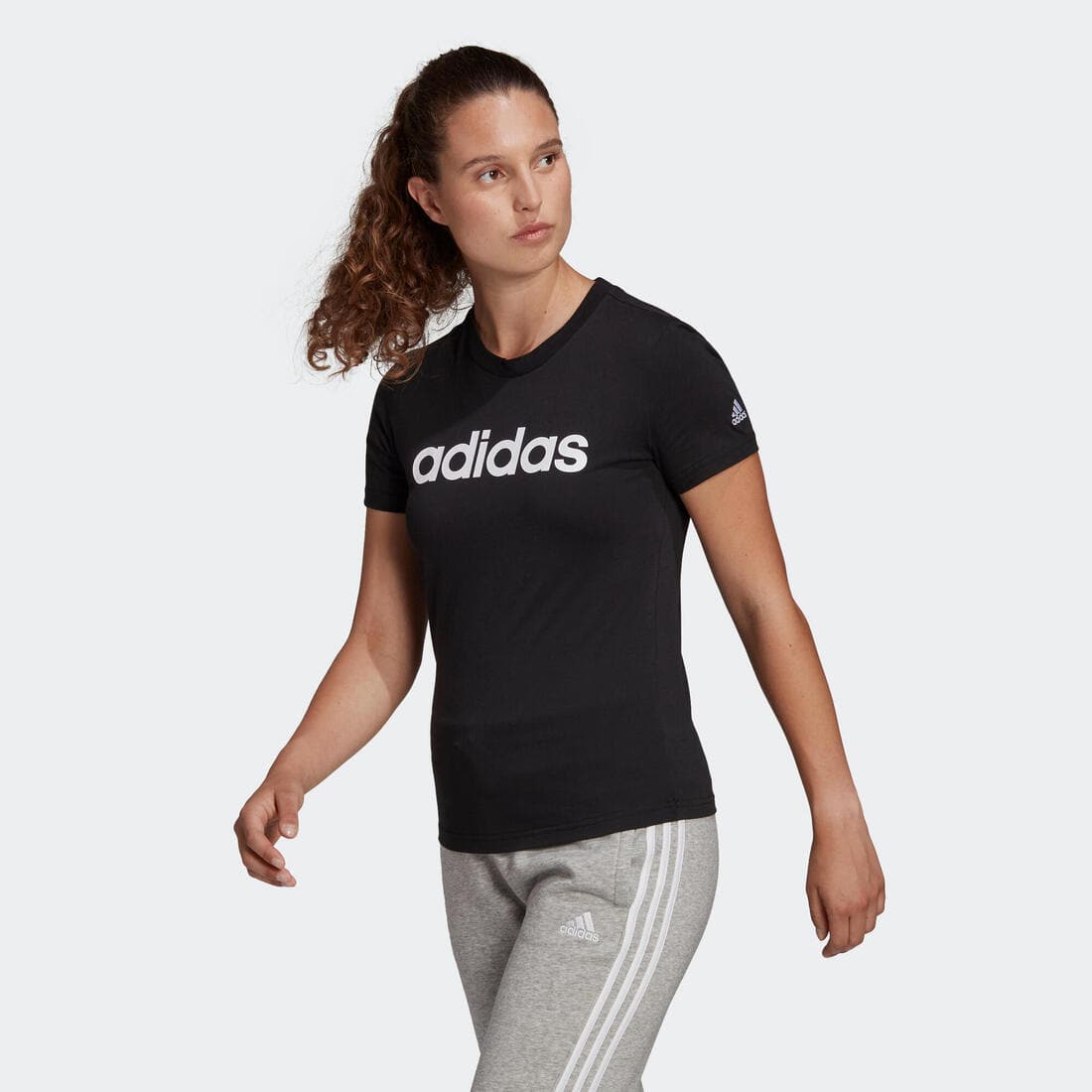 T-shirt fitness Adidas Linear manches courtes 100% coton col rond femme noir