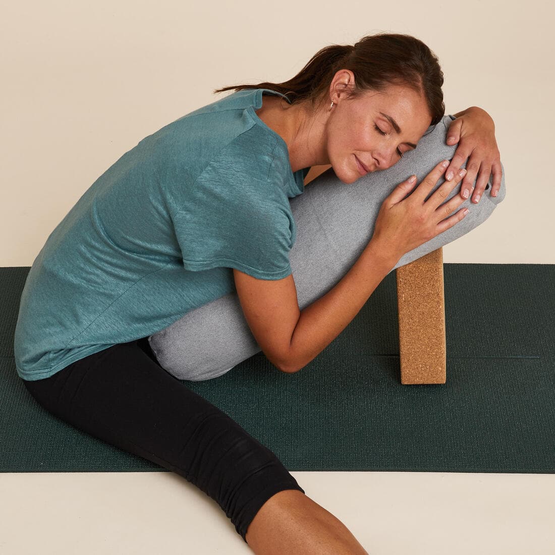 BOLSTER  YOGA