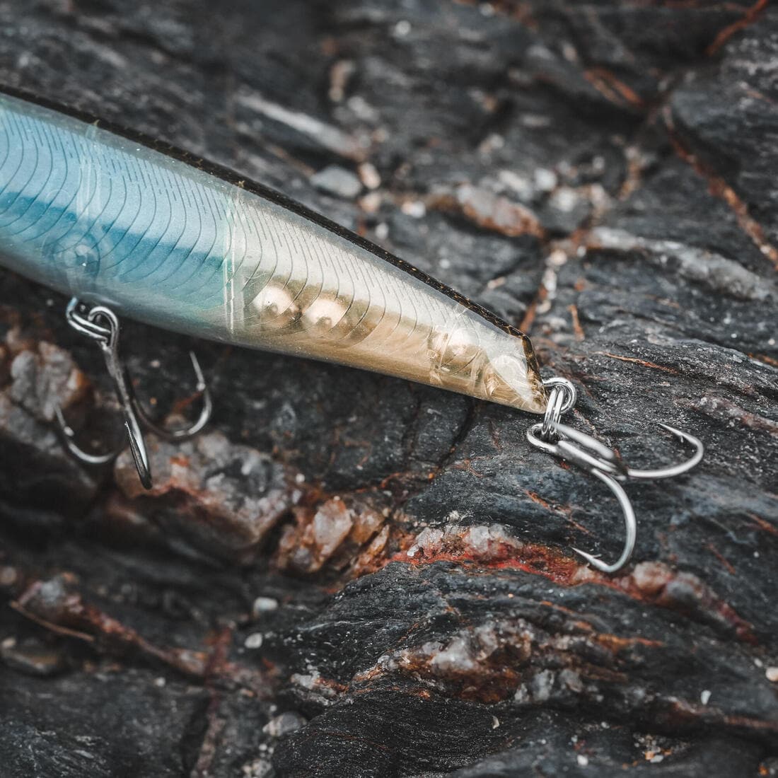 Poisson nageur WIZDOM 95F Bleu sardine au leurre en mer