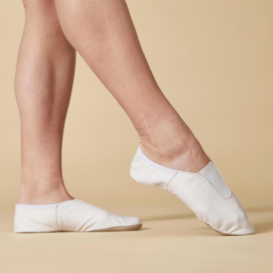 Chaussons gym fille et garçon en cuir blanc