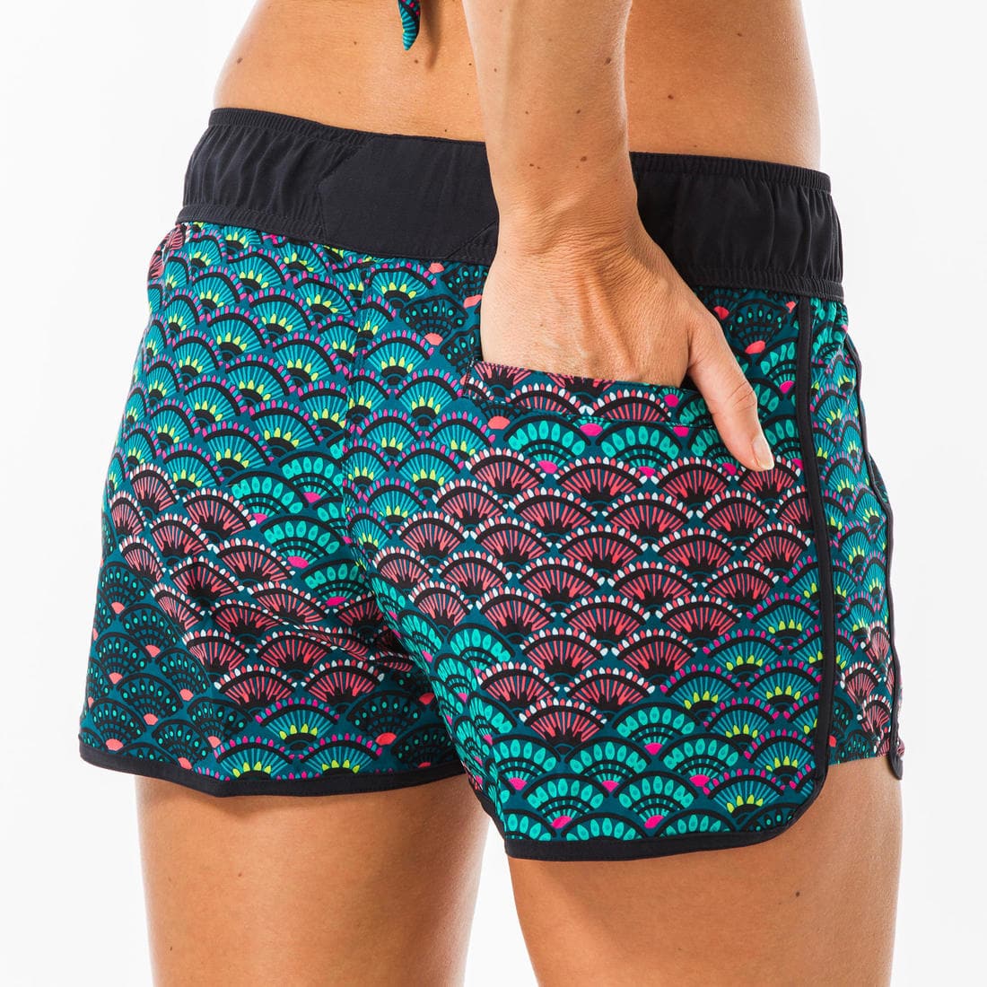 Boardshort surf femme TINI CORAIL avec ceinture élastiquée et cordon de serrage